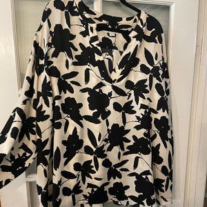 LIKE NEW!  Silkie-Feel Floral Blouse